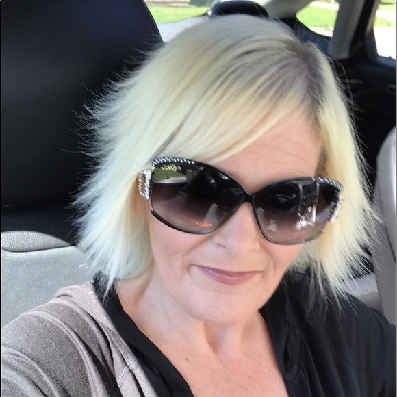 I’m Carey - Picture 2 of 2